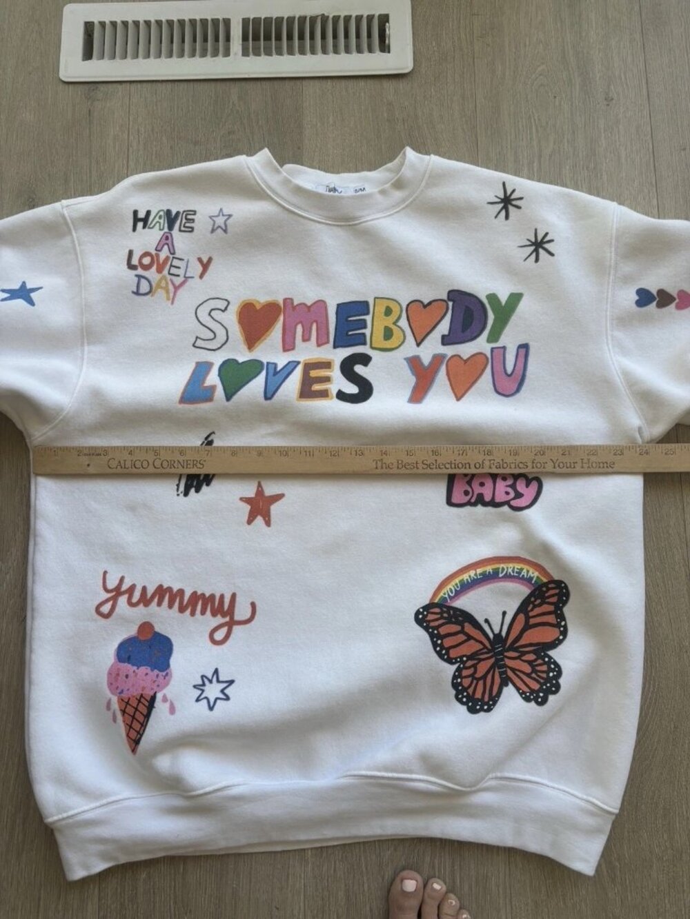 The Mayfair Group x I SCREAM COLOUR Somebody Loves You White Sweatshirt S/M Cruz - Picture 9 of 14